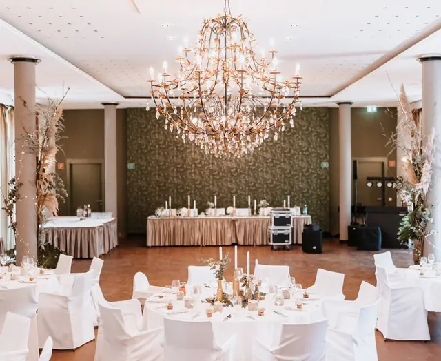 A banquet hall with a chandelier